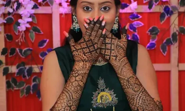 Lucky  mehandi  arts